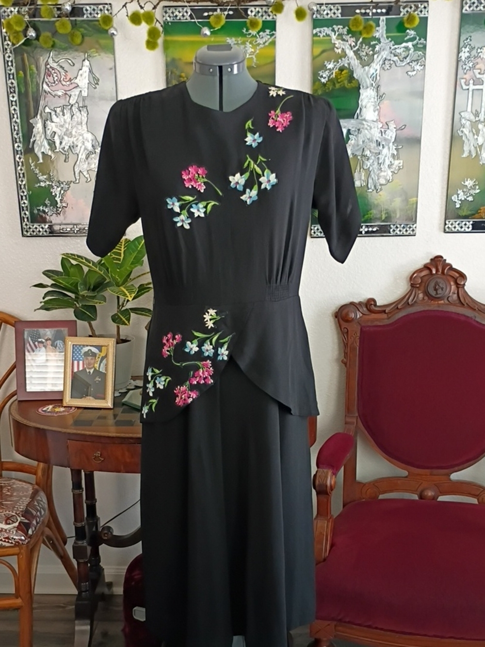 Vintage 1940s Black Dress With Hand-painted Flower Motifs Size Large